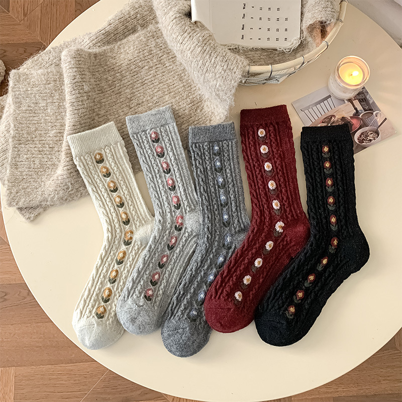 Korean Sweet Floral Wool Mid-C - Boot Sock Slouchy recension och pris